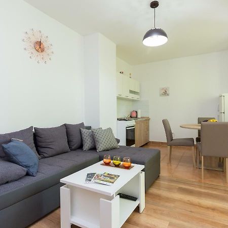Apartment Lory'S Place Pula Exterior foto