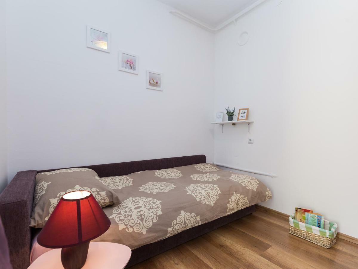 Apartment Lory'S Place Pula Exterior foto