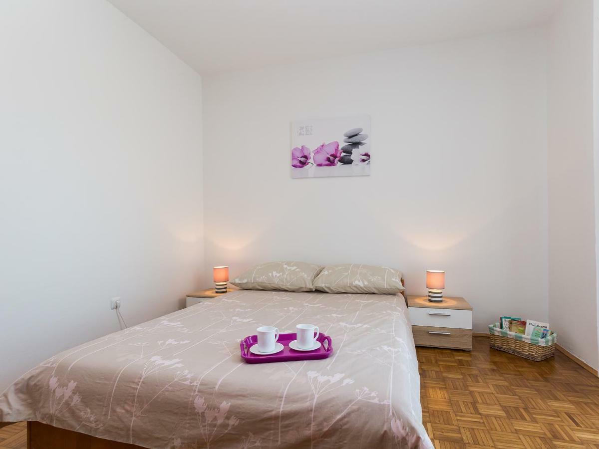 Apartment Lory'S Place Pula Exterior foto