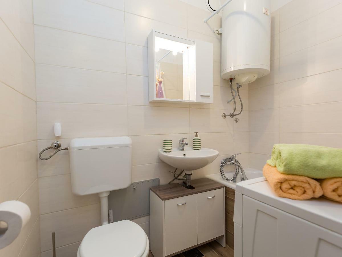 Apartment Lory'S Place Pula Exterior foto